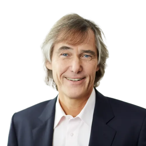 Geschäftsführer Axel Nessmann vor neutralen Hintergrund.