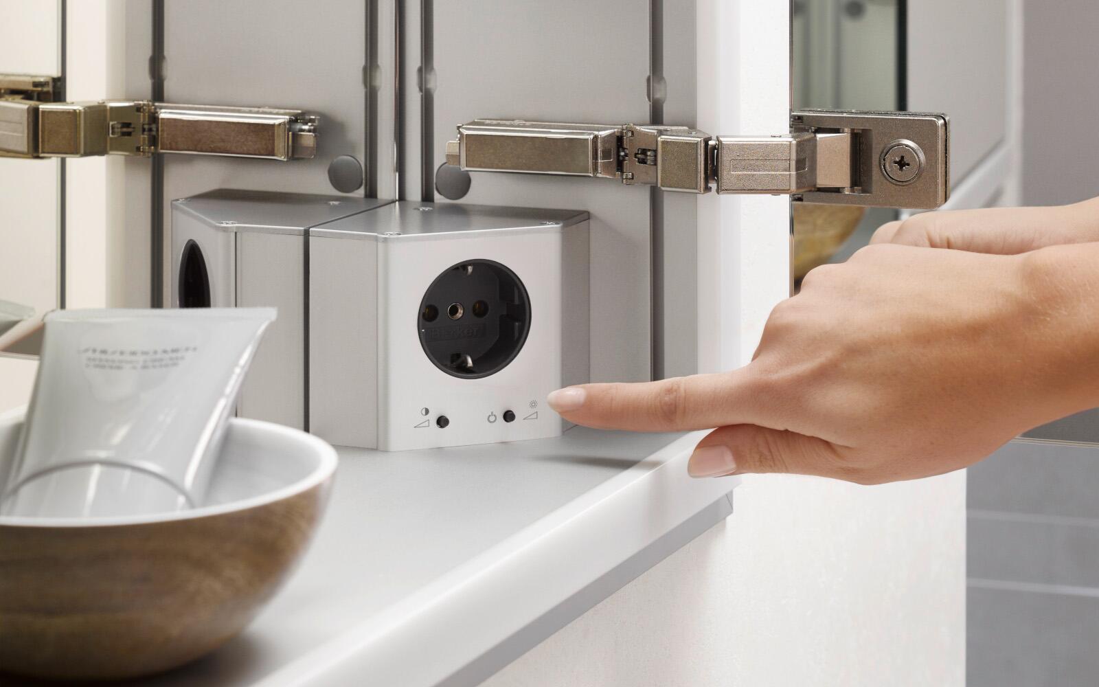 Emco Prime Lichtspiegelschrank