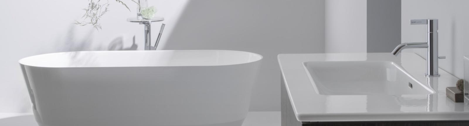 freistehende Badewanne aus Marbond aus der Kollektion Pro