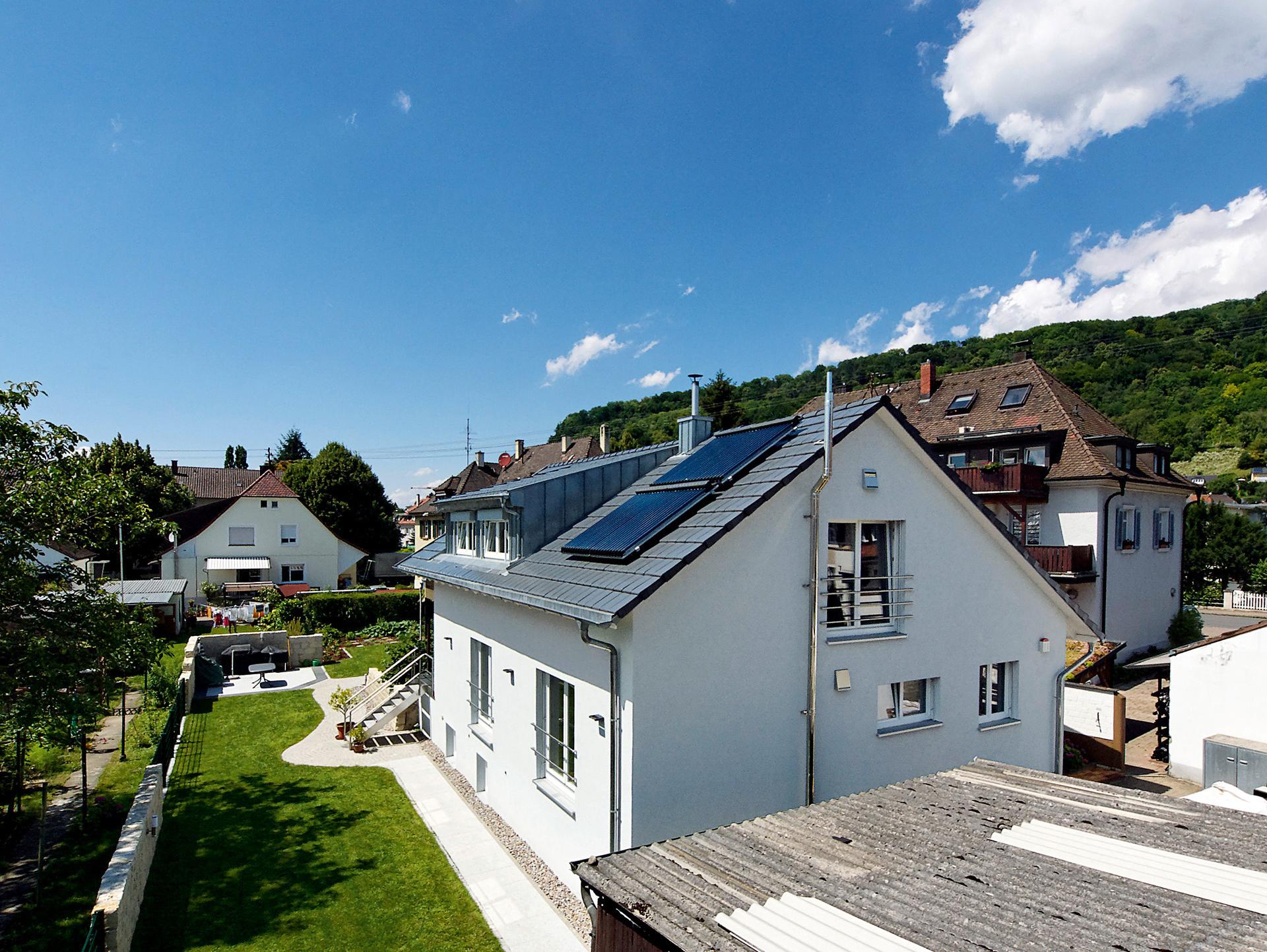 Haus_mit_Solarzellen